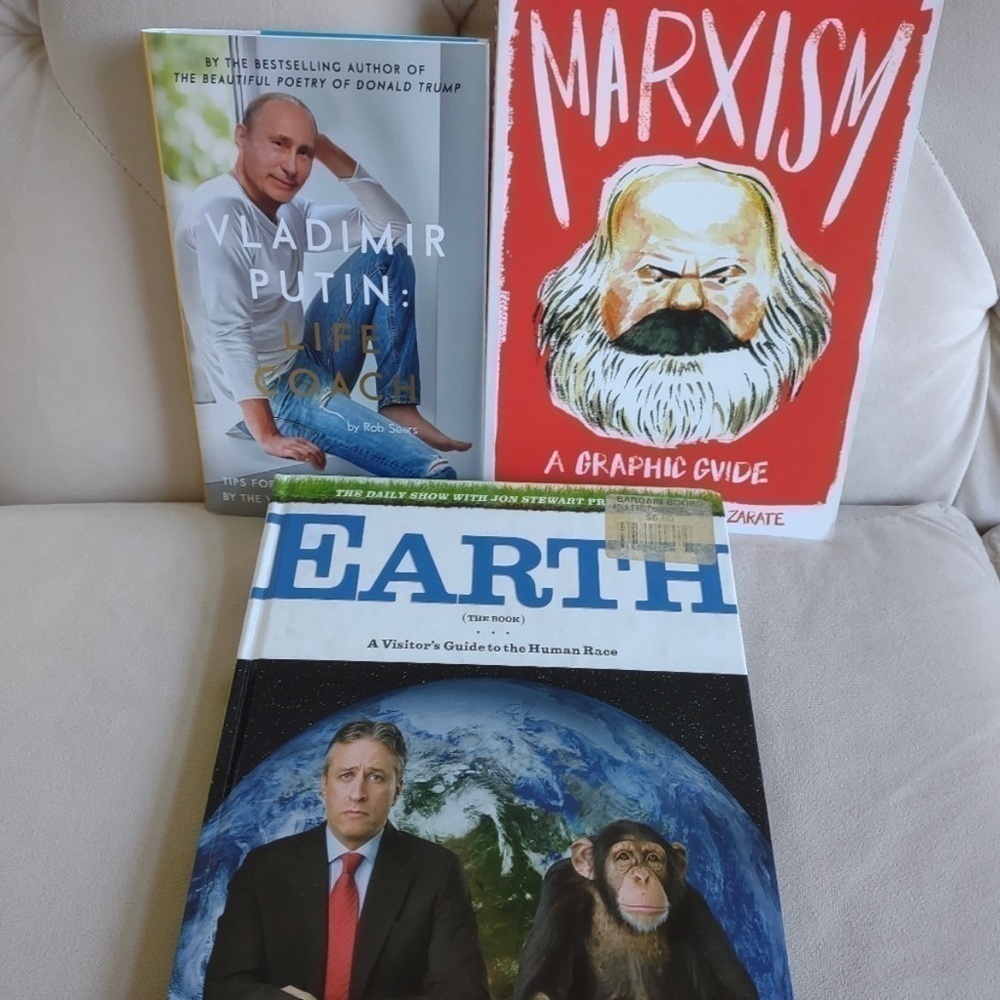 𝅺BOOK Bundle Marxism Graphic Guide Earth Daily Show